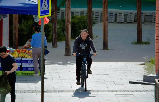 Сэтгүүлч Э.Ганхуягийг дайрч, хөнөөсөн этгээдийг дөрвөн жил хорьж, ар гэрийнхэнд нь 118 сая төгрөг төлүүлэхээр шийдвэрлэжээ