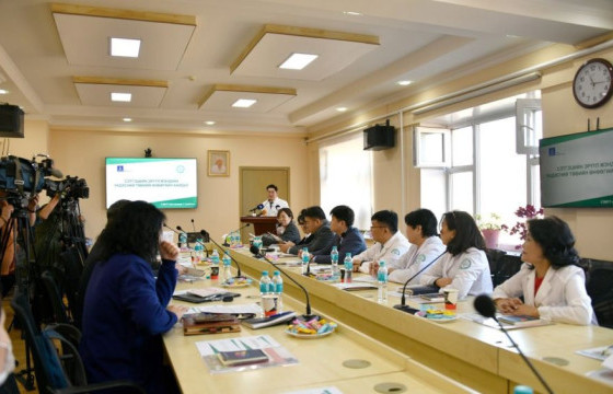 Нийгмийн бодлогын байнгын хорооны дарга, гишүүд СЭМҮТ-д ажиллалаа