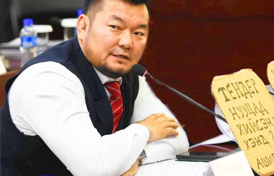 Б.ЭРДЭНЭСҮХ: Автомашины дугаар олголтоос болоод бараг бослого гарч байна