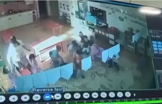 ЦЕГ: Хүүхэд зодсон цэцэрлэгийн багшийг шалгаж байна