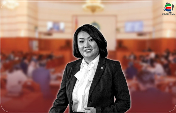 “ХҮҮХДИЙН ТӨЛӨӨ САН”-Д А.АРИУНЗАЯА ГИШҮҮН 100 МЯНГА ТӨГРӨГ ХАНДИВЛАЖЭЭ 