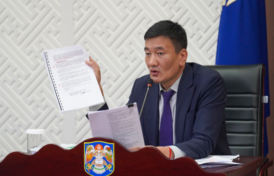 Нийслэлийн хөрөнгө оруулалтын газрын даргаар ажиллаж байсан С.Цэрэнсодномыг онгоцны буудал дээрээс дайчлан баривчилжээ