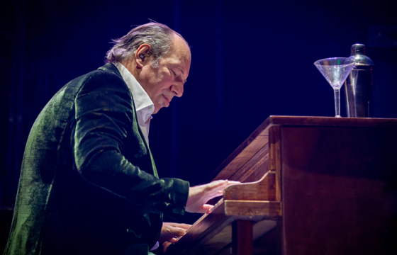 ХАНС ЗИММЕР: АЛДАХААС АЙДАГГҮЙ ХҮН Л ХҮМҮҮСИЙН ХҮСДЭГ МӨРӨӨДЛИЙН ЕРТӨНЦИЙГ ДУУ ХӨГЖИМД БҮТЭЭЖ ЧАДДАГ