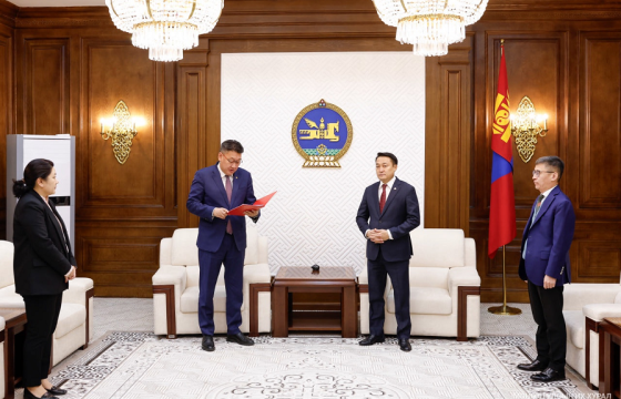 Төсвийн тухай хуульд нэмэлт оруулах тухай хуулийн төслийг УИХ-д өргөн мэдүүлжээ