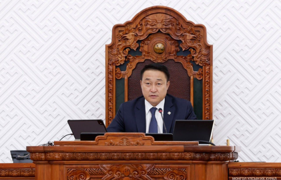 Д.АМАРБАЯСГАЛАН: Гишүүдийг урамшуулна гэхээр хүмүүс мөнгөн урамшуулал гэж ойлгоод байна. Идэвхтэй гишүүдээ урдуур суулгаж урамшуулна