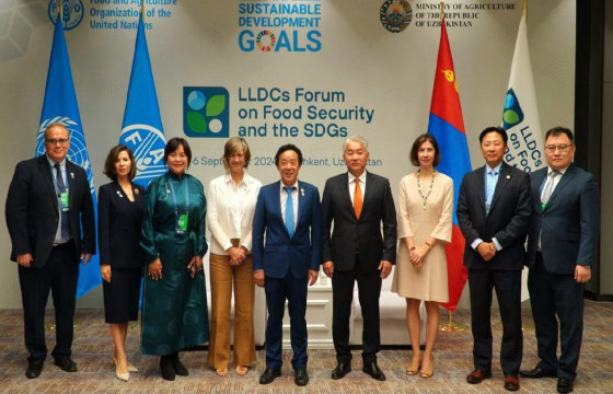 БНУУ-ын Ташкент хотноо зохион байгуулагдаж буй “Далайд гарцгүй хөгжиж буй орнуудын хүнсний аюулгүй байдал, тогтвортой хөгжлийн зорилтууд” дээд хэмжээний чуулганы үеэр НҮБ-ын ХXAAБ-ын Ерөнхий захирал Чү Доньютай хоёр талт уулзалт зохион байгууллаа