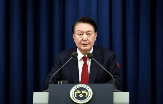 Ерөнхийлөгч Юн Сок Ёолыг “бослого гаргасан” хэргээр шалгаж эхэлжээ