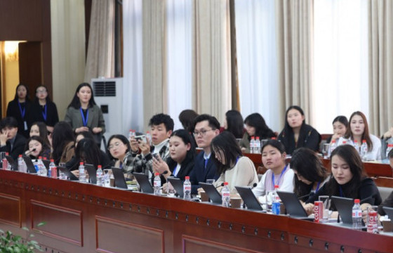 Үзэл бодлоо илэрхийлэх, халдашгүй чөлөөтэй байх, сурч боловсрох эрхийн агуулгуудыг судаллаа