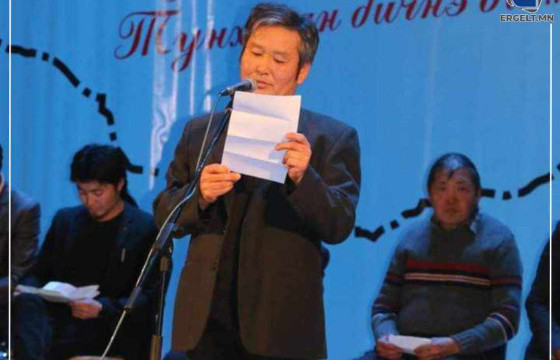 ЯРУУ НАЙРАГЧ Л.ТОРОЙ: Яруу найраг эмзэглэлээс л төрдөг шиг санагддаг