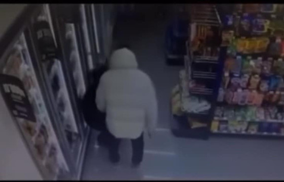 ЦЕГ: CU сүлжээ дэлгүүрээс дээрэм хийсэн этгээдийг шалгаж байна