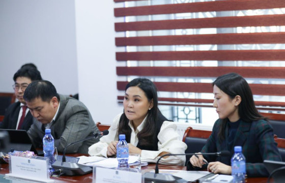 ЗАЛУУЧУУДЫН ХӨГЖЛИЙГ ДЭМЖИХ ТУХАЙ ХУУЛИЙН ХЭРЭГЖИЛТТЭЙ ТАНИЛЦАЖ, САНАЛ ДҮГНЭЛТ ГАРГАХ АЖЛЫН ХЭСГИЙН УУЛЗАЛТ БОЛЛОО