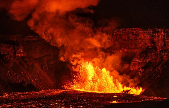 Дэлхийн хамгийн идэвхтэй галт уул дэлбэрч эхэлжээ