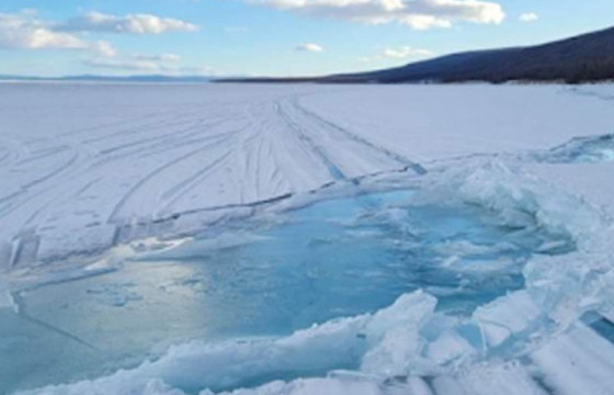 Сэлэнгэ мөрөнд осолдсон дөрвөн иргэнийг Онцгой байдлын алба хаагчид аварчээ