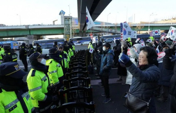 БНСУ-ын Ерөнхийлөгч Юн Сог Ёлийн саатуулах ажиллагааг түдгэлзүүлэв