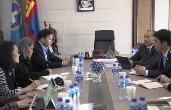 ДЭМБ Эрүүл мэндийн сайдын бодлогыг дэмжиж орон нутаг руу хөрөнгө оруулалт хийнэ