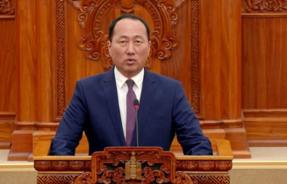 М.БАДАМСҮРЭН: 4000 КМ АВТОЗАМ, 1500 СУРГУУЛЬ, ЦЭЦЭРЛЭГ БАРИХ ХЭМЖЭЭНИЙ МӨНГИЙГ ГАЗРЫН ҮЙЛДВЭРИЙН САНХҮҮЖҮҮЛТЭД ЗАРЦУУЛЧИХСАН БАЙНА 