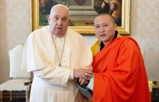 Хамба номун хан Д.Жавзандорж пап ламд бараалхлаа