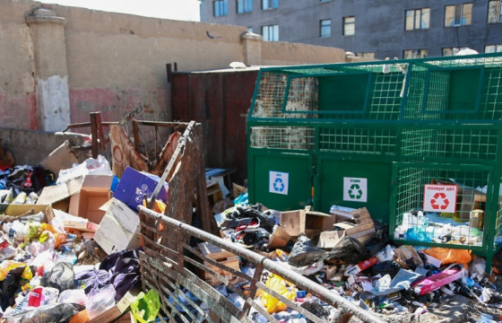 Чингэлтэй дүүргийн менежэр Н.Сугар: 18-21 цагт л хог гаргаж хаяж, бусад цагт хог хаяхгүй байх шийдвэр гарлаа