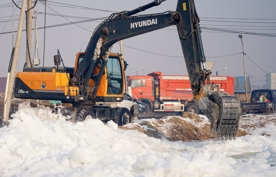 48 цаг гурван ээлжээр тасралтгүй ажиллаж, 80 айлын орц, гарцыг чөлөөлжээ