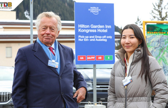 ДЭЛХИЙН ЭДИЙН ЗАСГИЙН ФОРУМД ХХБ ОРОЛЦЛОО