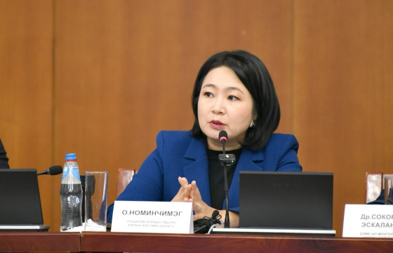 13-17 насны дөрвөн сурагч тутмын нэг нь электрон тамхи татаж байна 