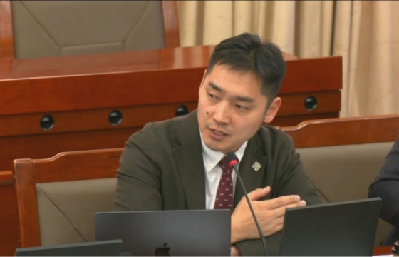 Г.ЛУВСАНЖАМЦ: Хүүхдийн амь насаар дэнчин тавин байж хадгалж үлддэг өв соёл, заншил байгаад ч хэрэггүй. Больчихсон нь дээр