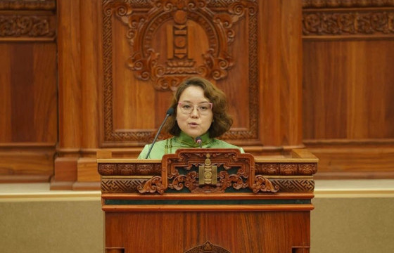 О.САРАНЧУЛУУН: Би 13-тайдаа хурдан морины уяан дээр хөлөө гэмтээж, 