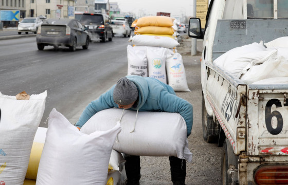НЗДТГ: Нийтийн эзэмшлийн зам талбайг зөвшөөрөлгүй ашиглаж байгаа зөрчлийг арилгуулж байна