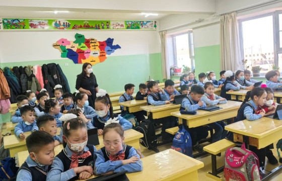П.Мөнхцэцэг: Интерактив хичээлийн үед хүүхдүүдийн нүд нь сэргээд ирдэг