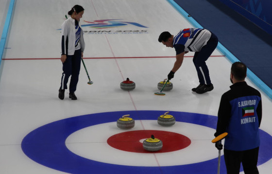 Манай кёрлингийн баг эхний тоглолтоо хийлээ