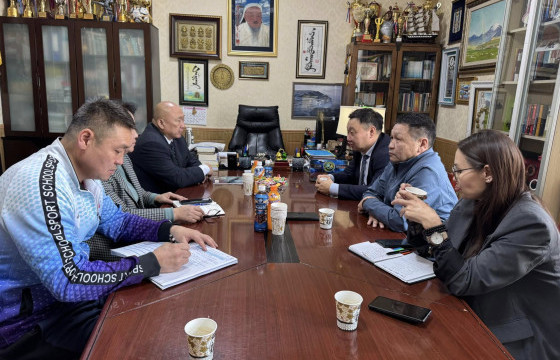 Хөл бөмбөгийн холбоо Спортын төв сургуультай гэрээ байгууллаа