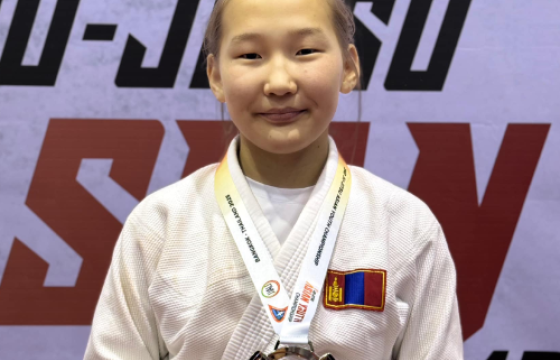 М.Эрхсаран Азийн аваргаас мөнгөн медаль хүртлээ