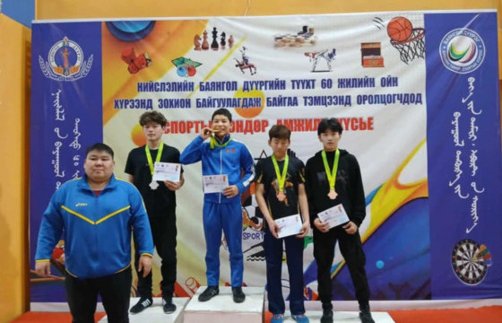 Баянгол дүүргийн чөлөөт бөхийн өсвөр үеийн тэмцээн өндөрлөв