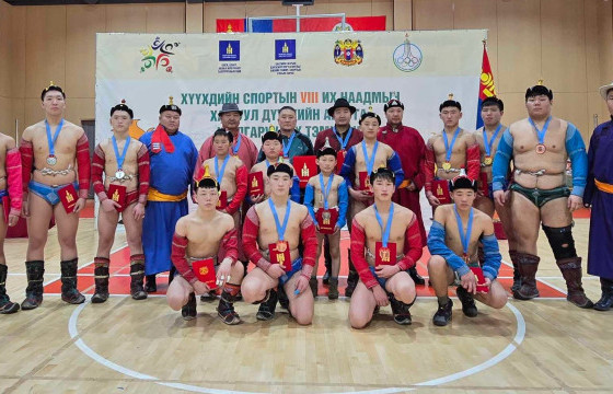 Сар шинийг угтсан хүүхдийн үндэсний бөхийн барилдаан боллоо