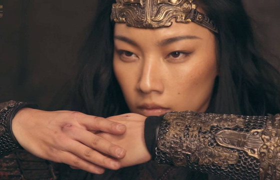 ХЯТАДЫН ҮЗЭГЧДИЙГ  “БАЙЛДАН ДАГУУЛЖ” БУЙ МОНГОЛ БҮСГҮЙ НАРНААШ