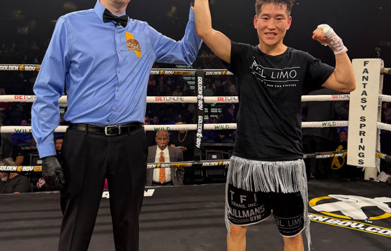 Х.Энхмандах мэргэжлийн боксын зургаа дахь тулаандаа ялалт авлаа