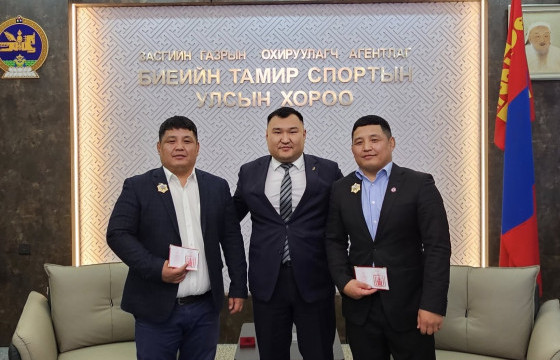 Д.Гомбодорж, Д.Түгждорж нарыг “Алтан гадас” одонгоор шагнав