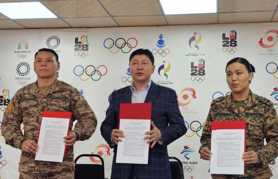 Э.Даваажамц, Б.Буянхишиг нар хилийн баруун, зүүн, өмнөд хойд цэгт хүртэл хүртэл гүйнэ