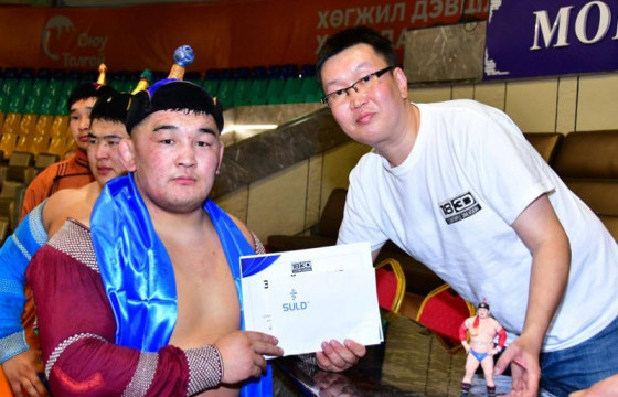 Сумын цолтон залуу бөхчүүдийн барилдаанд сумын заан Б.Цагаанбанди түрүүлэв