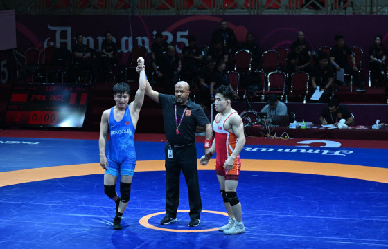 Г.ГАНХУЯГ, Ц.ЦОГБАДРАХ НАР ЭХНИЙ УЧРААГАА ДАВЛАА