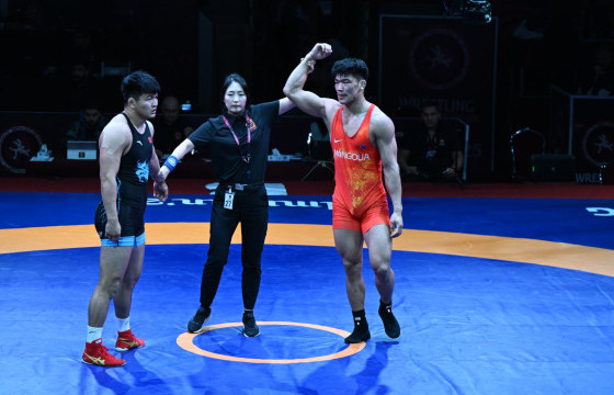 Н.БАТБИЛГҮҮН ТИВИЙН АВАРГААС АНХНЫ МЕДАЛИА АВЛАА