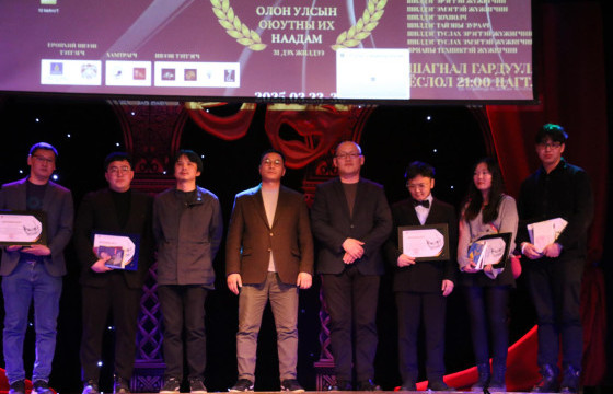 Нэрт судлаач, шүүмжлэгч П.Батхуяг агсны нэрэмжит шүүмжийн улсын IX уралдааны шилдгүүд тодорлоо