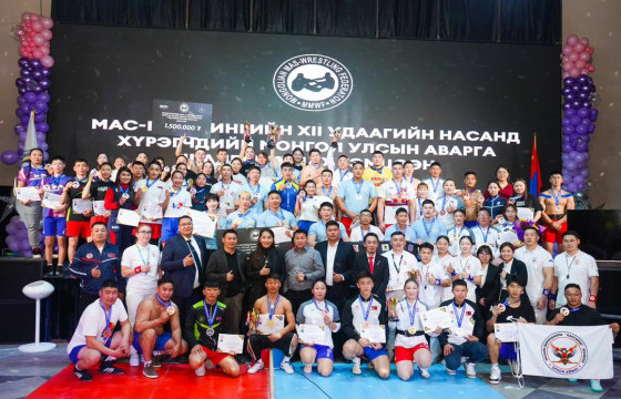 Монголын мас рестлингийн улсын аварга өндөрлөв