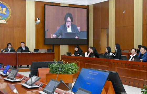 НББХ: Донорын тухай хуулийн хэрэгжилтийн талаарх Эрүүл мэндийн сайдын мэдээллийг сонслоо