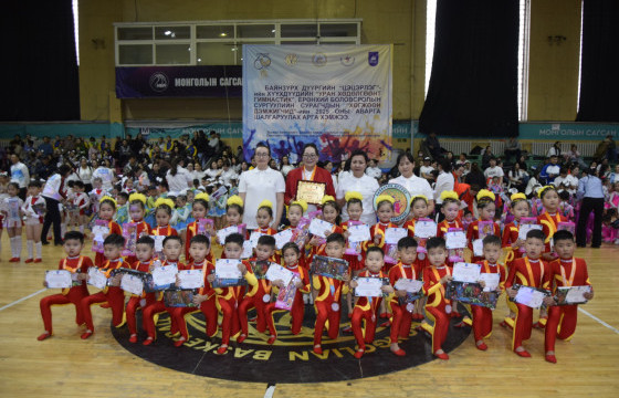 Баянзүрх дүүргийн цэцэрлэгүүдийн уран хөдөлгөөнт гимнастикийн тэмцээн боллоо