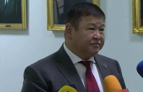 Б.НАНДИНБОЛОР: С.Батдөл Төр хурахын амралтын газар сар 20 хоног галчаар ажилласан