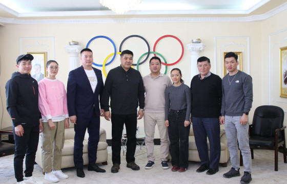 МҮОХ-оос цанын шигшээ баг, тамирчдыг хүлээн авч уулзав