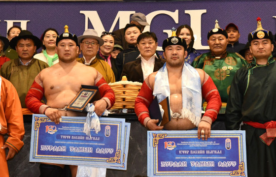 Онгон сумын 100 жилийн ойн барилдаанд  аймгийн хурц арслан Н.Өсөхбаяр түрүүллээ