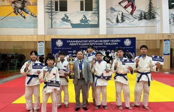  “Цагаан барс” клубийнхэн Улаанбаатар хотын аваргад амжилттай оролцлоо