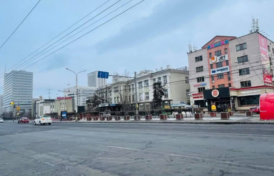 Явган хүний зорчих хэсэгт зөвшөөрөлгүй байршуулсан ТҮЦ-ийг нүүлгэлээ